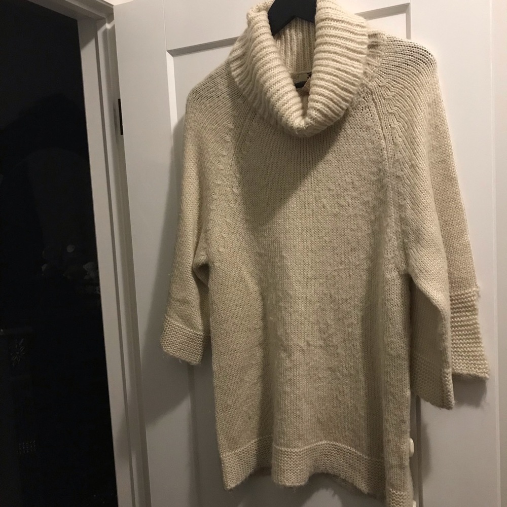 Tunic length 3/4 sleeve light knit